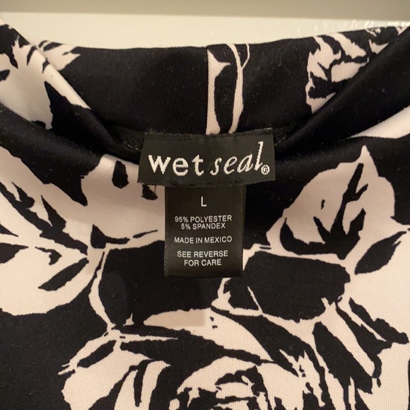 Floral Mini Skirt - Picture 2 of 4